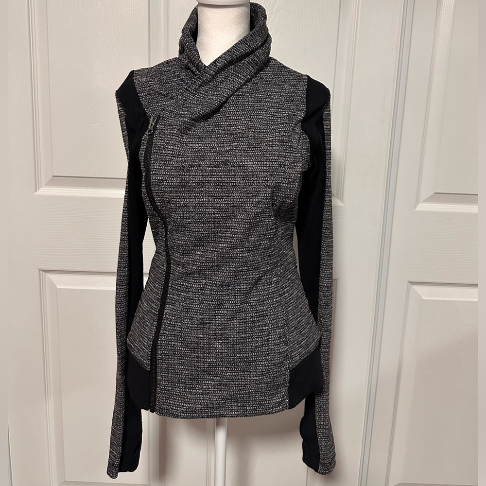 Lululemon Bhakti Yoga Jacket in Coco Pique Black / Black, size 6 - Picture 6 of 13